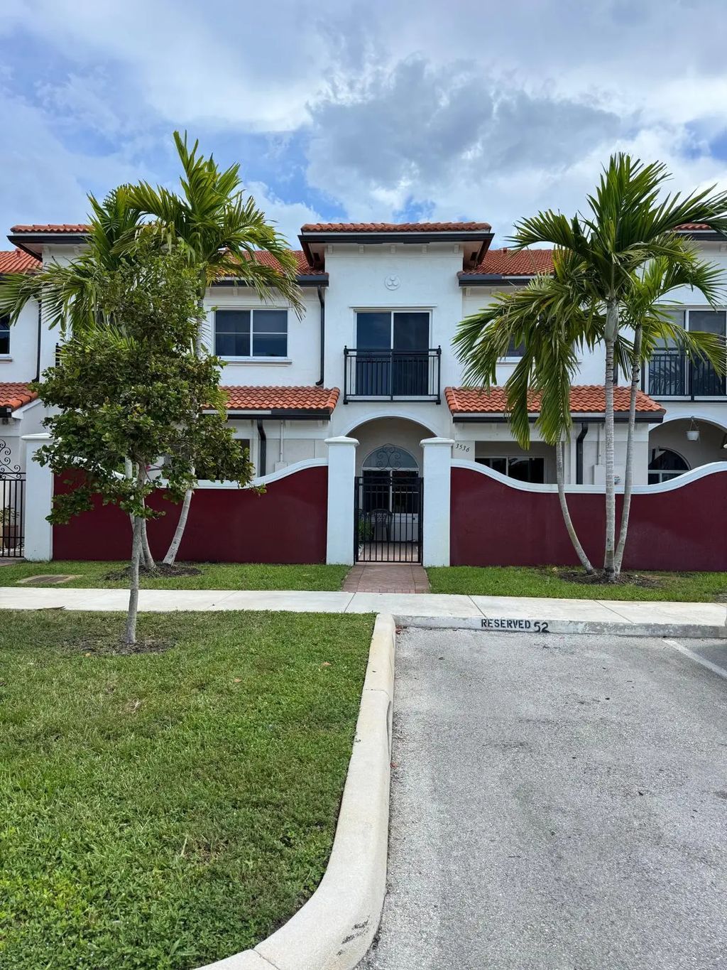 3536 Nw 29th Place #3536, Lauderdale Lakes