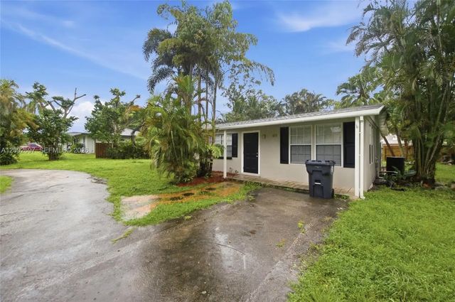 2 of 31 - 49 W Mango Road, Lake Worth, FL