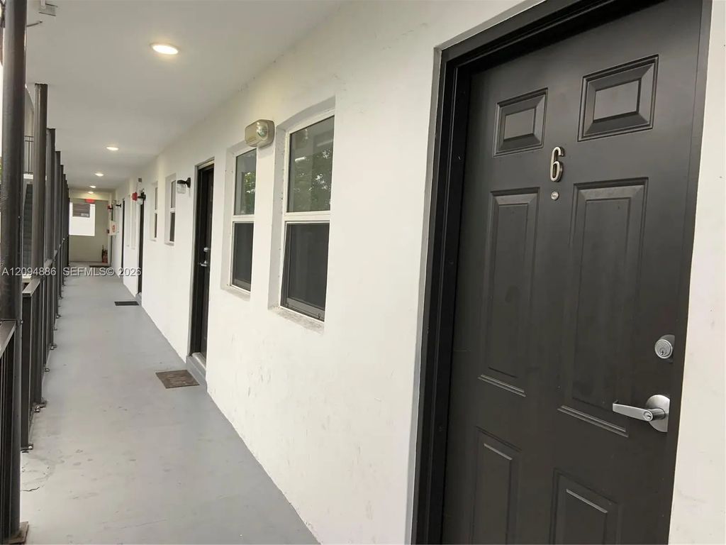 1130 Nw 62nd Street #13, Miami