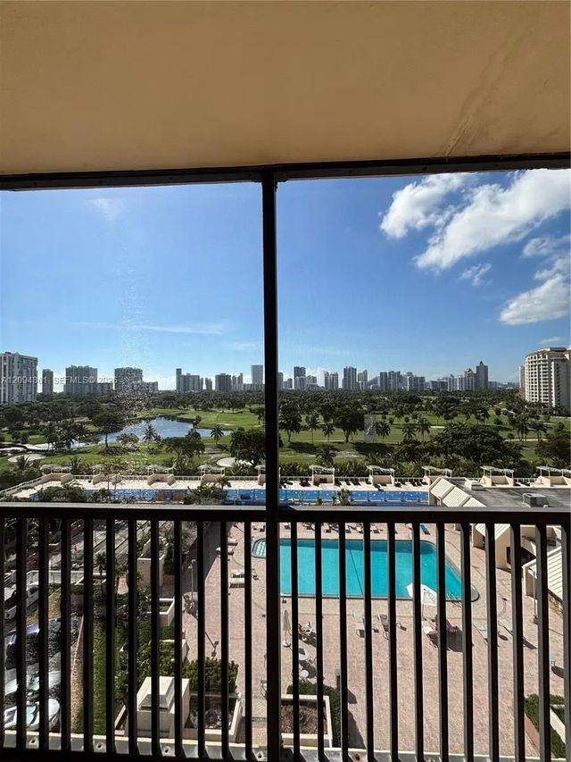 3 of 20 - 20301 W Country Club Drive #1025, Aventura, FL