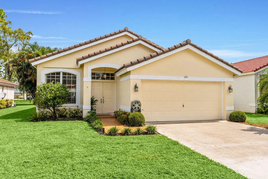 656 Lake Wellington Drive, Wellington