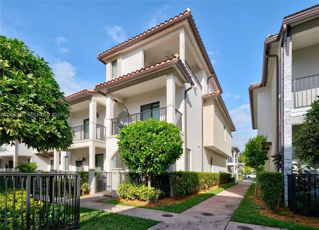 2 of 54 - 4809 Nw 83rd Parkway, Doral, FL