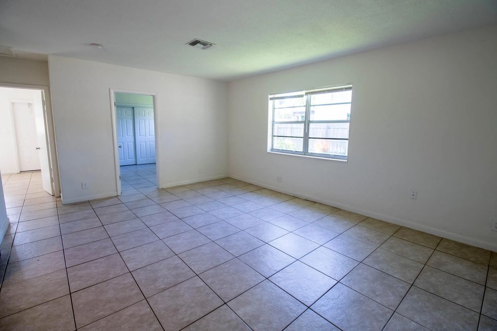 835 Sw 4th Street ##4, Fort Lauderdale