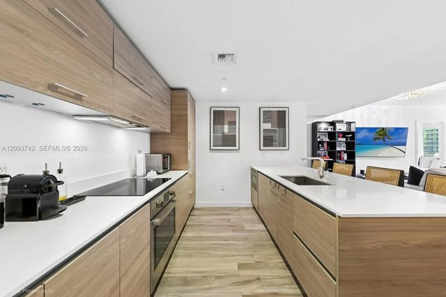4 of 24 - 1300 S Miami Avenue #2310, Miami, FL