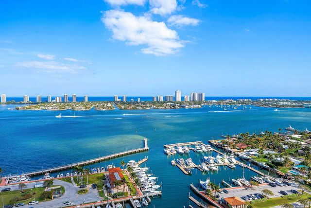 4 of 43 - 220 Lake Shore Drive #2202, Lake Park, FL