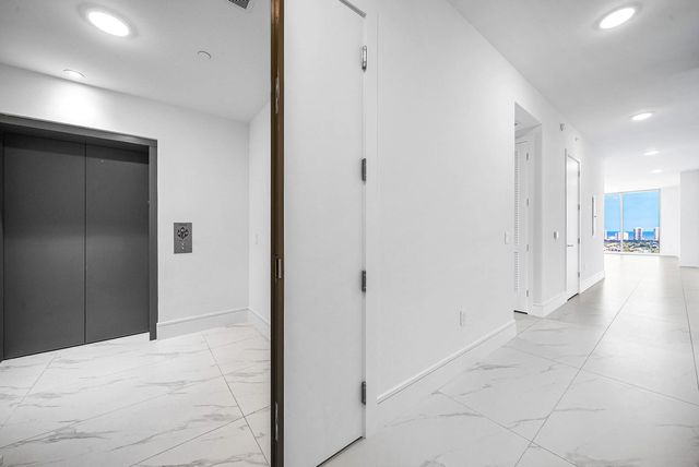5 of 43 - 220 Lake Shore Drive #2202, Lake Park, FL