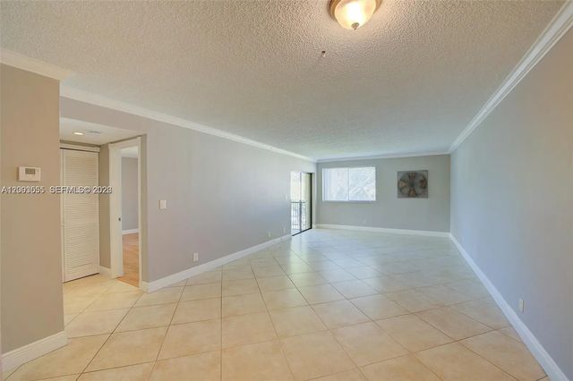4 of 25 - 165 Lakeview Drive #201, Weston, FL