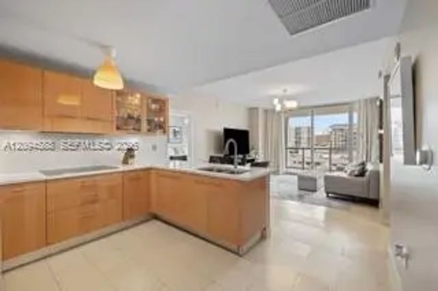 2 of 40 - 6799 Collins Avenue #606, Miami Beach, FL