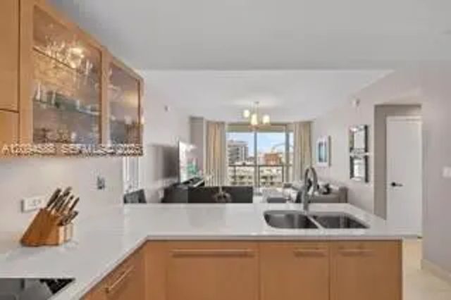 4 of 40 - 6799 Collins Avenue #606, Miami Beach, FL