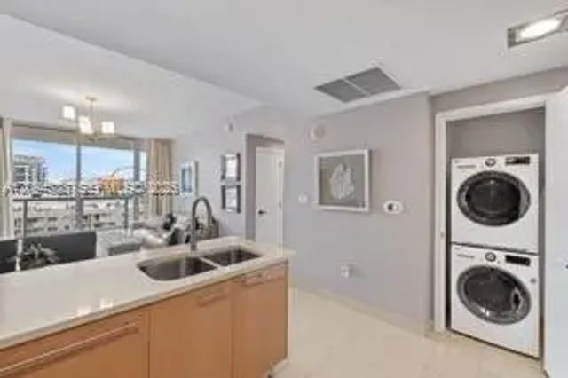 5 of 40 - 6799 Collins Avenue #606, Miami Beach, FL