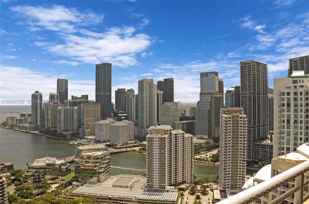 848 Brickell Key Drive #3905, Miami