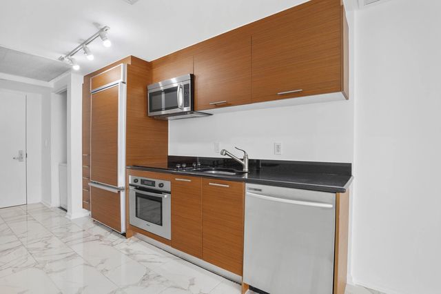 2 of 37 - 50 Biscayne Boulevard #4503, Miami, FL