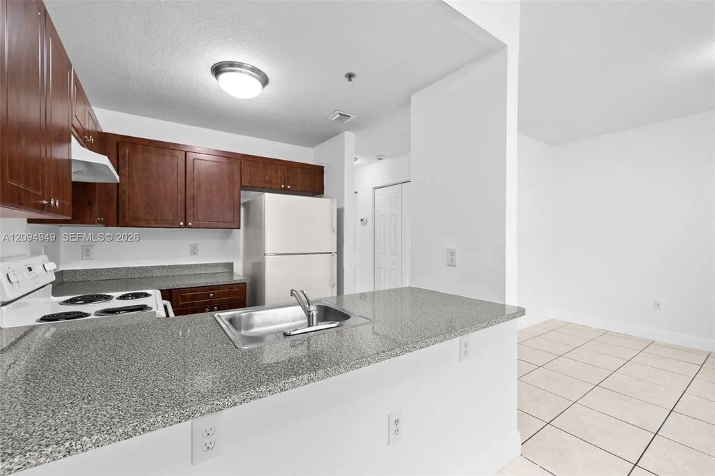 2461 W 78th Street #103, Hialeah