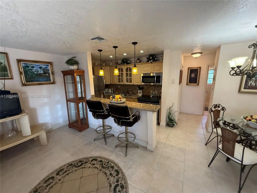 3881 W Flagler Street #315, Miami