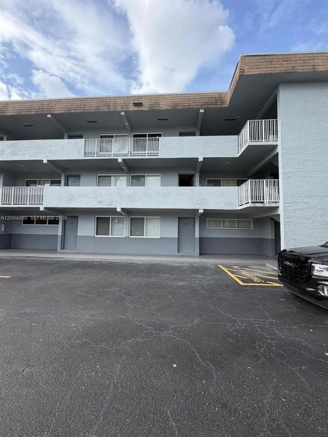 11005 Sw 1st Street #202, Sweetwater