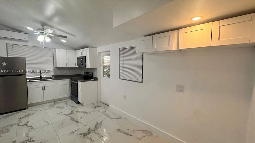1905 Harding Street #1, Hollywood