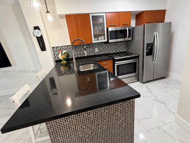 5 of 29 - 680 Ne 64th Street #a501, Miami, FL