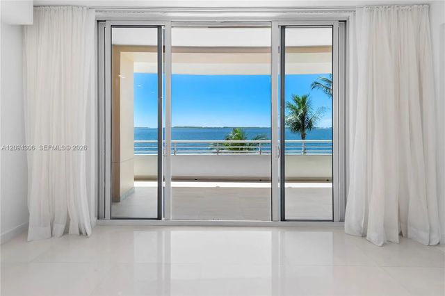 2 of 62 - 808 Brickell Key Drive #304, Miami, FL