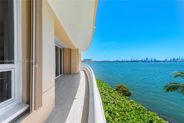 5 of 62 - 808 Brickell Key Drive #304, Miami, FL