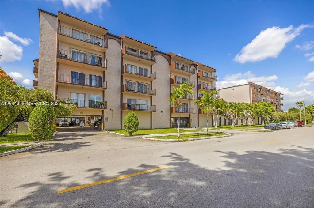 1950 W 54th Street #206, Hialeah