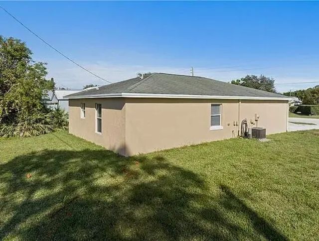 4 of 26 - 1585 20th Avenue Sw, Vero Beach, FL