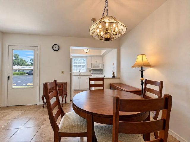 4 of 16 - 2920 Crosley Drive E #e, West Palm Beach, FL