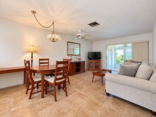 5 of 16 - 2920 Crosley Drive E #e, West Palm Beach, FL