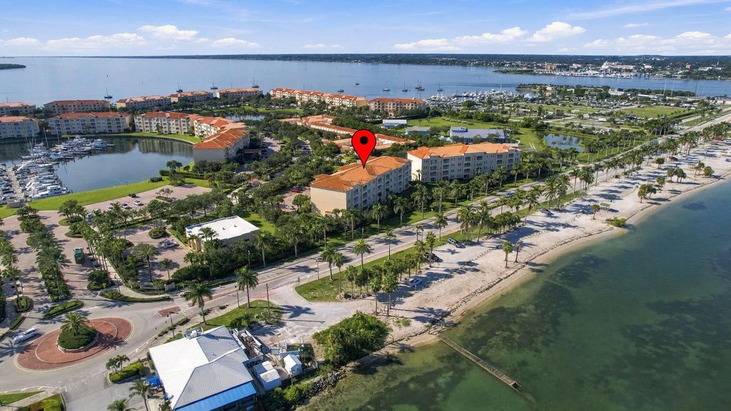 36 Harbour Isle Drive W #303, Fort Pierce