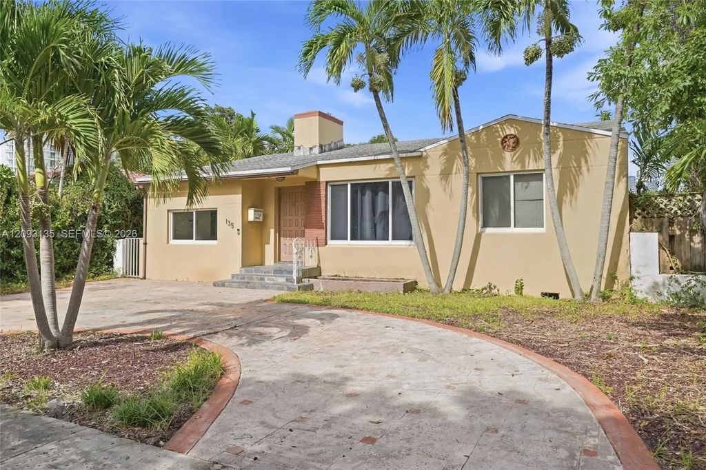 135 Sw 27th Road, Miami