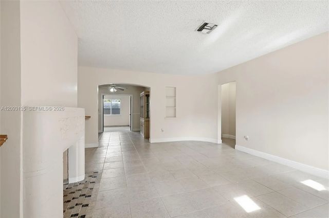 5 of 35 - 135 Sw 27th Road, Miami, FL