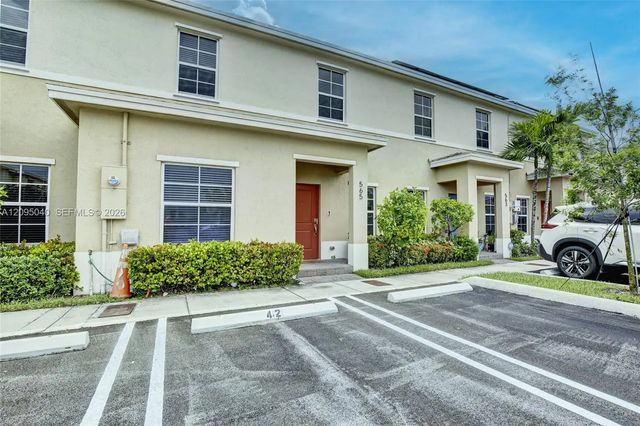 565 Ne 5th Place, Florida City