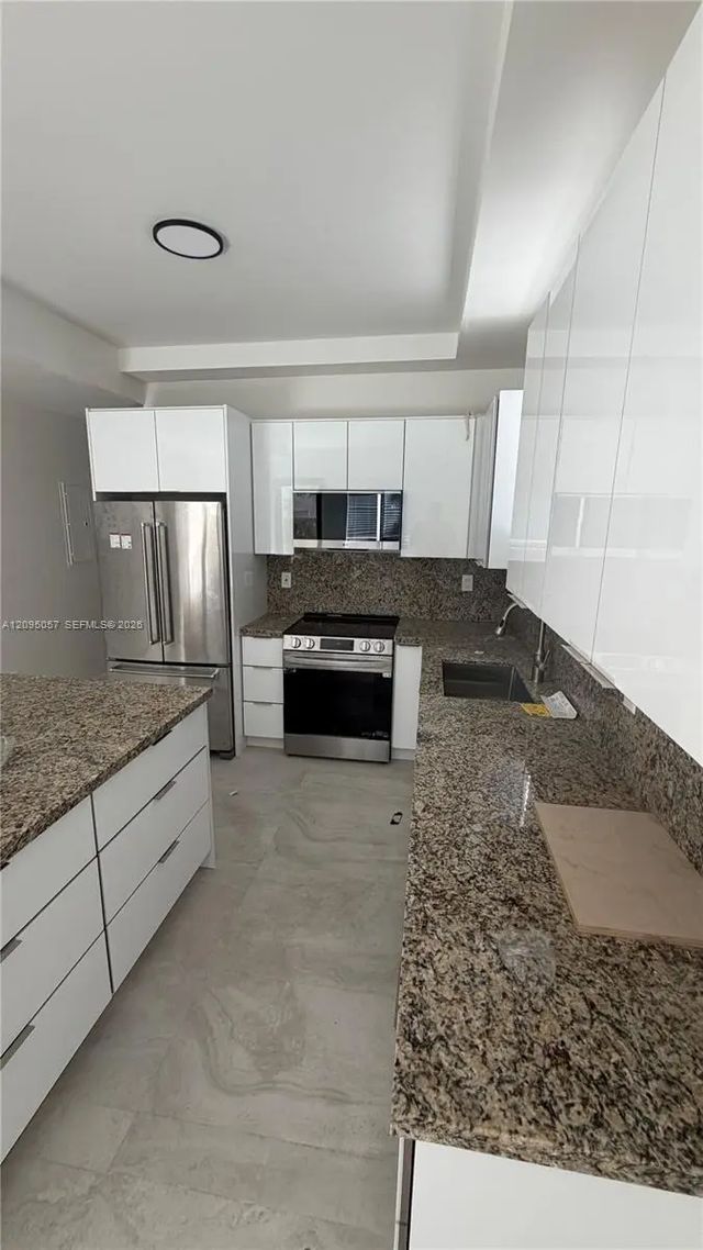 5 of 23 - 18340 Sw 102 Place, Miami, FL