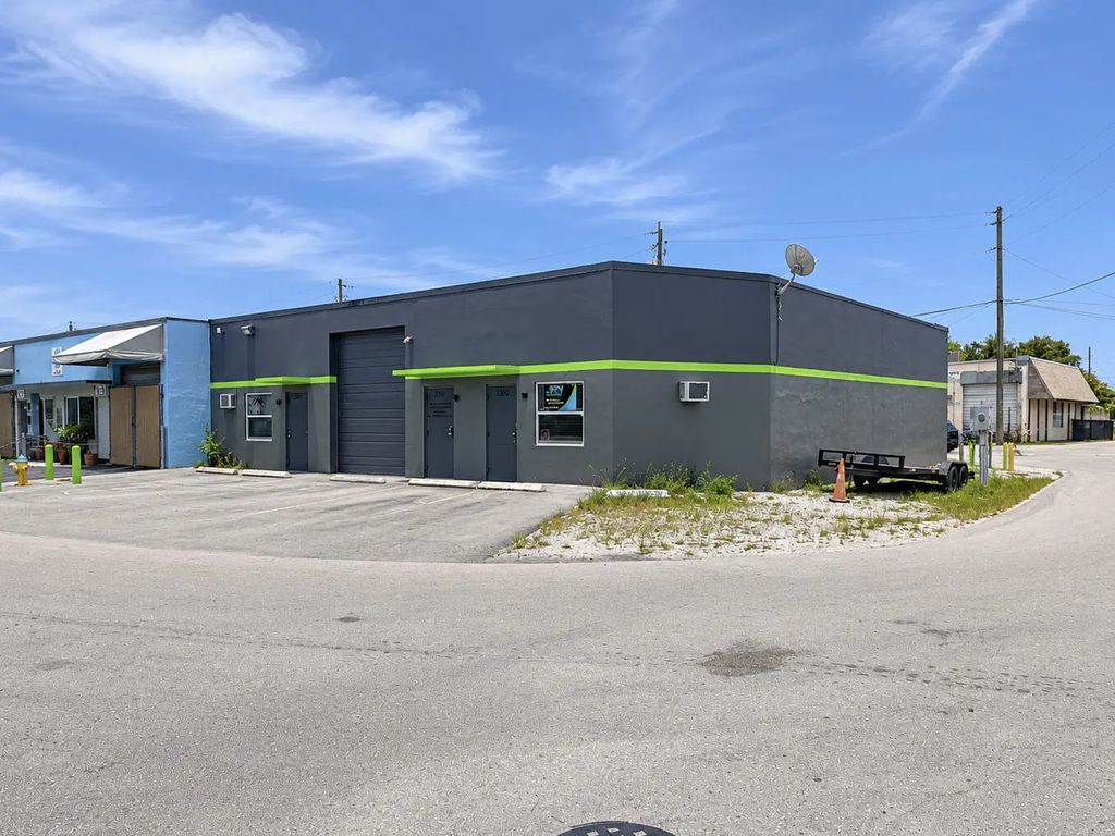 2360 Nw 30th Court, Oakland Park