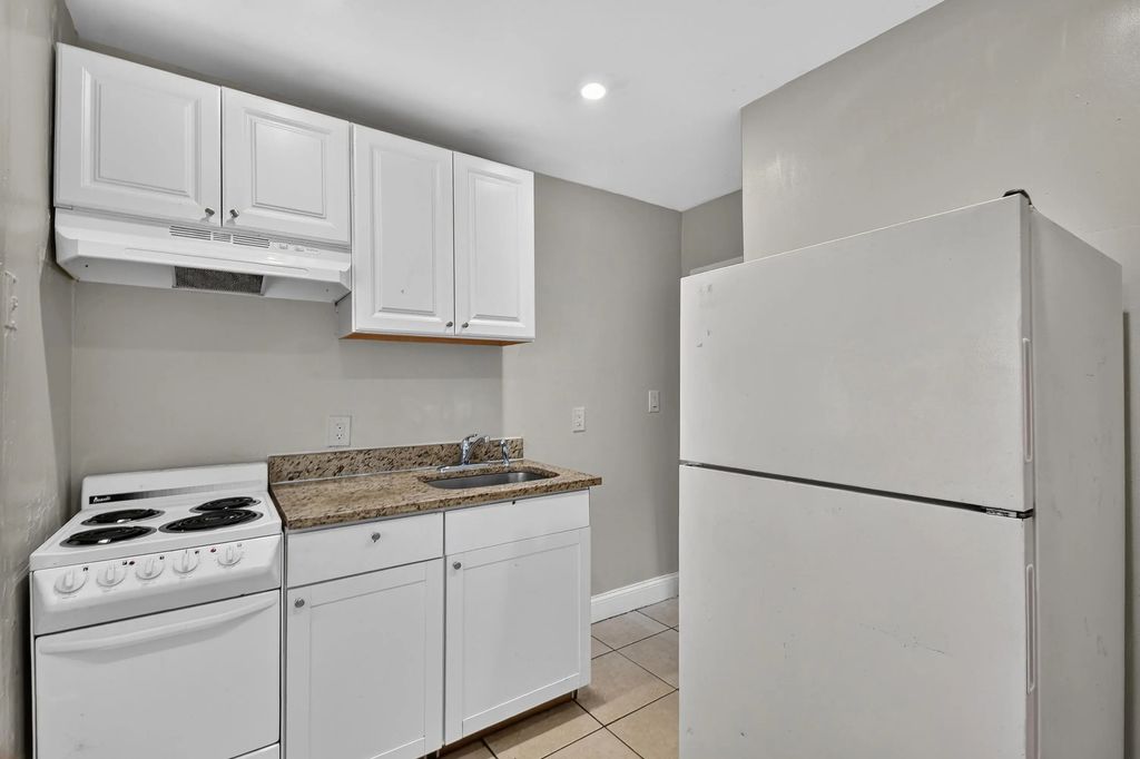 885-887 7th Street ##200, West Palm Beach