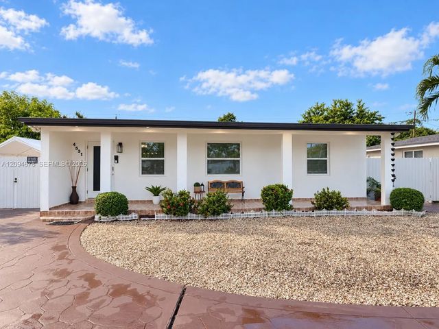 2 of 25 - 4531 Sw 98th Court, Miami, FL