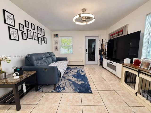 3 of 25 - 4531 Sw 98th Court, Miami, FL