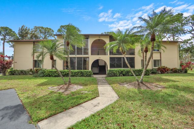323 Knotty Pine Circle #a-2, Greenacres