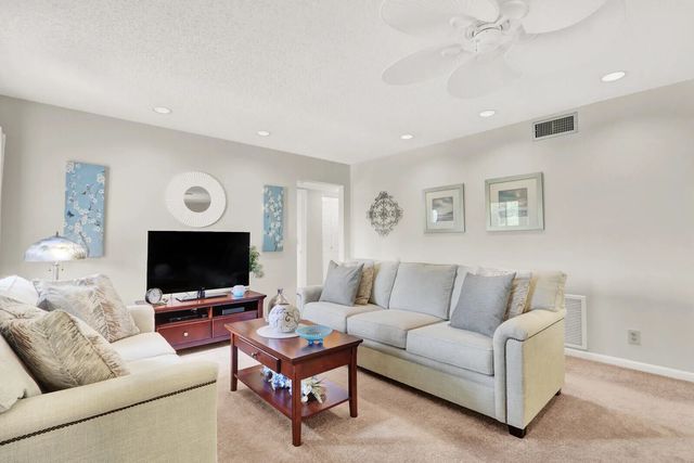 5 of 22 - 323 Knotty Pine Circle #a-2, Greenacres, FL