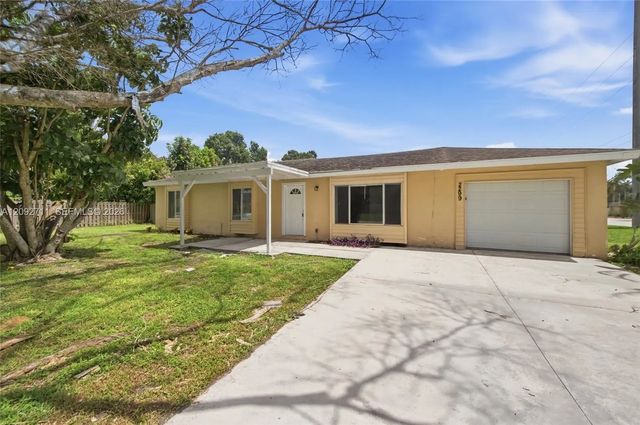 2299 Se Glover Street, Port St. Lucie