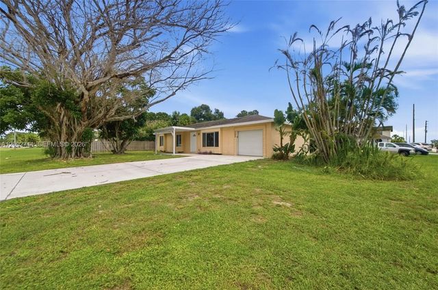 3 of 27 - 2299 Se Glover Street, Port St. Lucie, FL