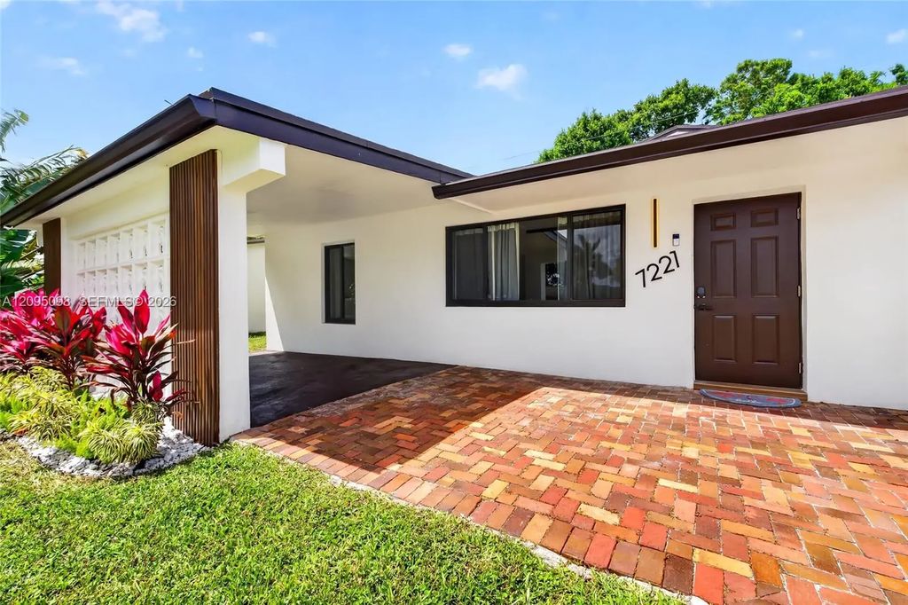 7221 Freedom Street, Hollywood