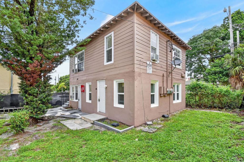 885-887 7th Street ##100, West Palm Beach