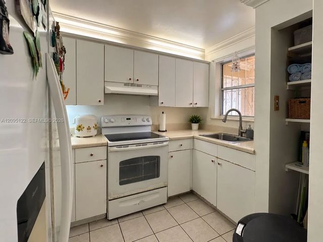 3 of 14 - 1103 W 39th Terrace #20, Hialeah, FL