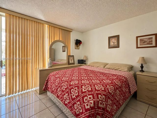 5 of 14 - 1103 W 39th Terrace #20, Hialeah, FL
