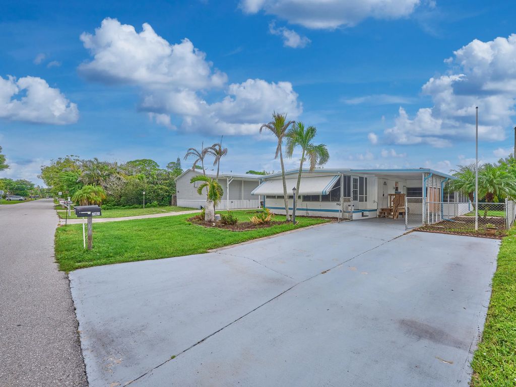 7965 Se Wren Avenue, Hobe Sound