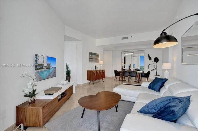 5 of 39 - 16001 Collins Avenue #805, Sunny Isles Beach, FL