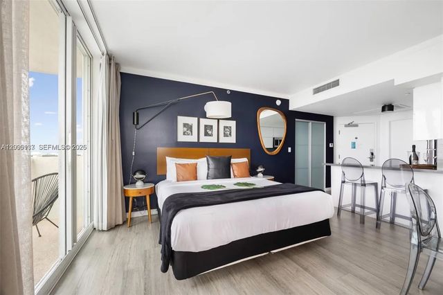 2889 Mcfarlane Road #1512, Miami