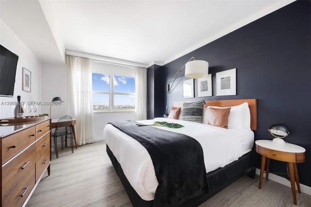 4 of 16 - 2889 Mcfarlane Road #1512, Miami, FL