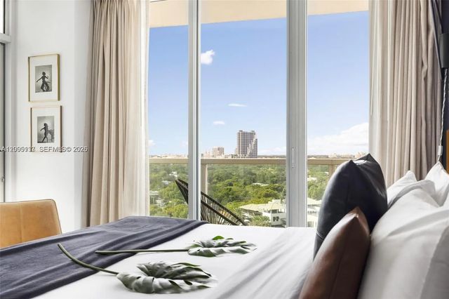 5 of 16 - 2889 Mcfarlane Road #1512, Miami, FL