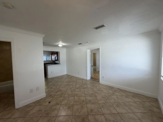 4 of 12 - 5900 Sw 26th Street, West Park, FL